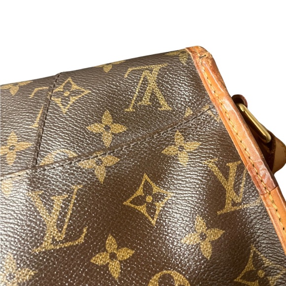 Louis Vuitton EUC Menilmontant PM Monogram Shoulder Bag - Picture 13 of 17